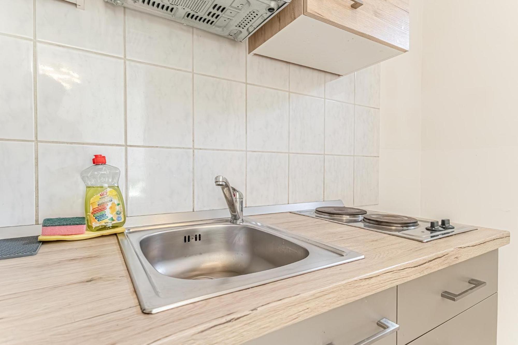 City Vibes: 1Br Apt, 10 Min To Westbahnhof Wien Ngoại thất bức ảnh